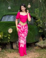 Hot pink tie dye lungi